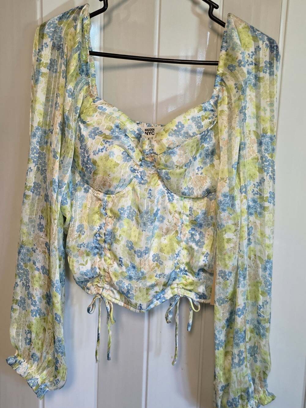 Madden NYC Women’s XL Multicolor Floral Square Neck Ruched Tie Crop Top